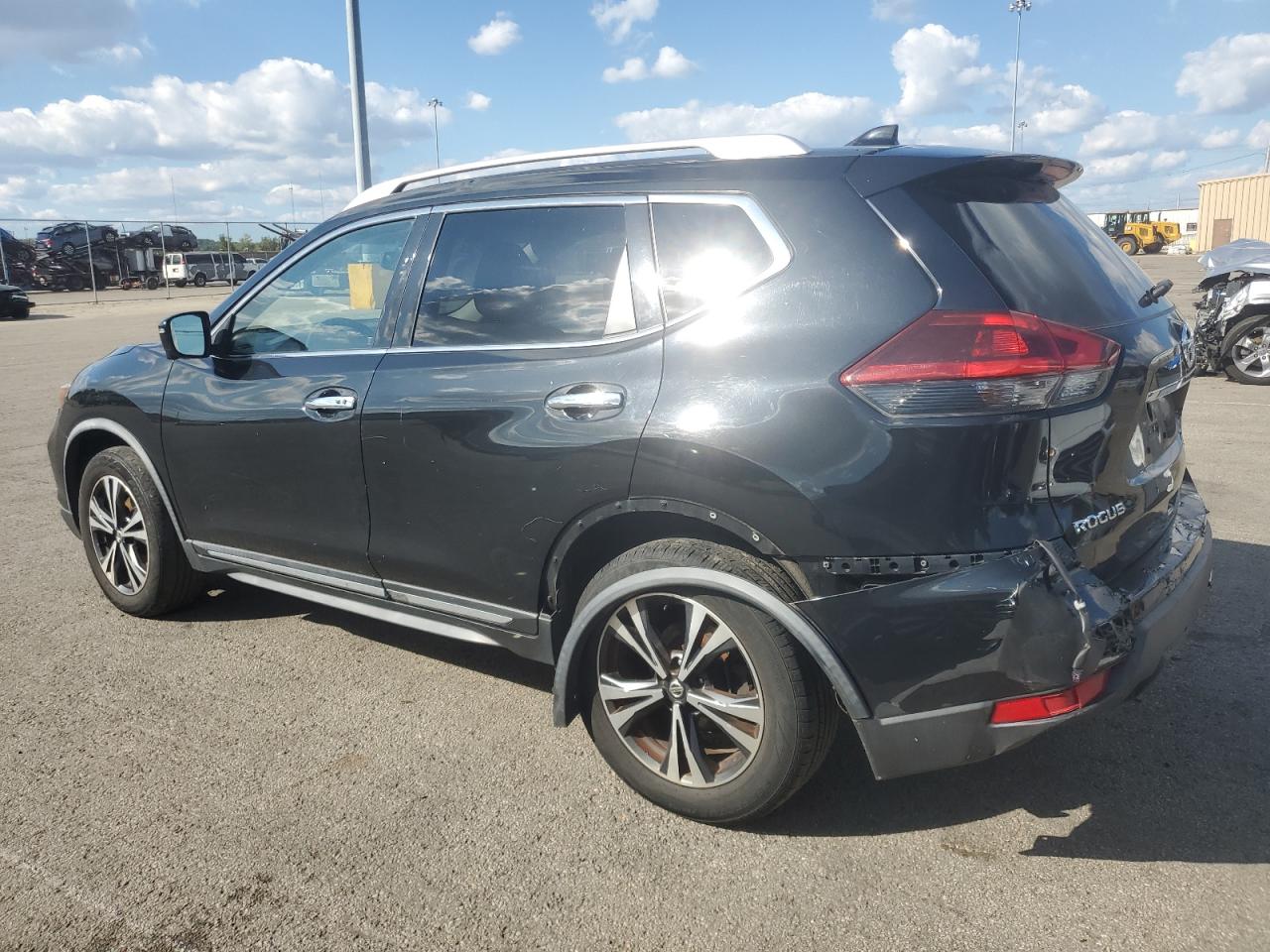 Nissan Rogue S Image 2