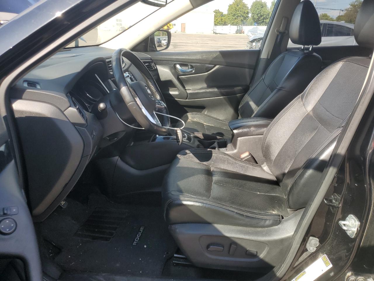 Nissan Rogue S Image 3