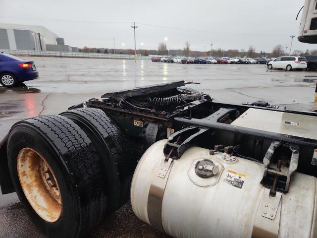 Peterbilt Tractor 579 Image 2