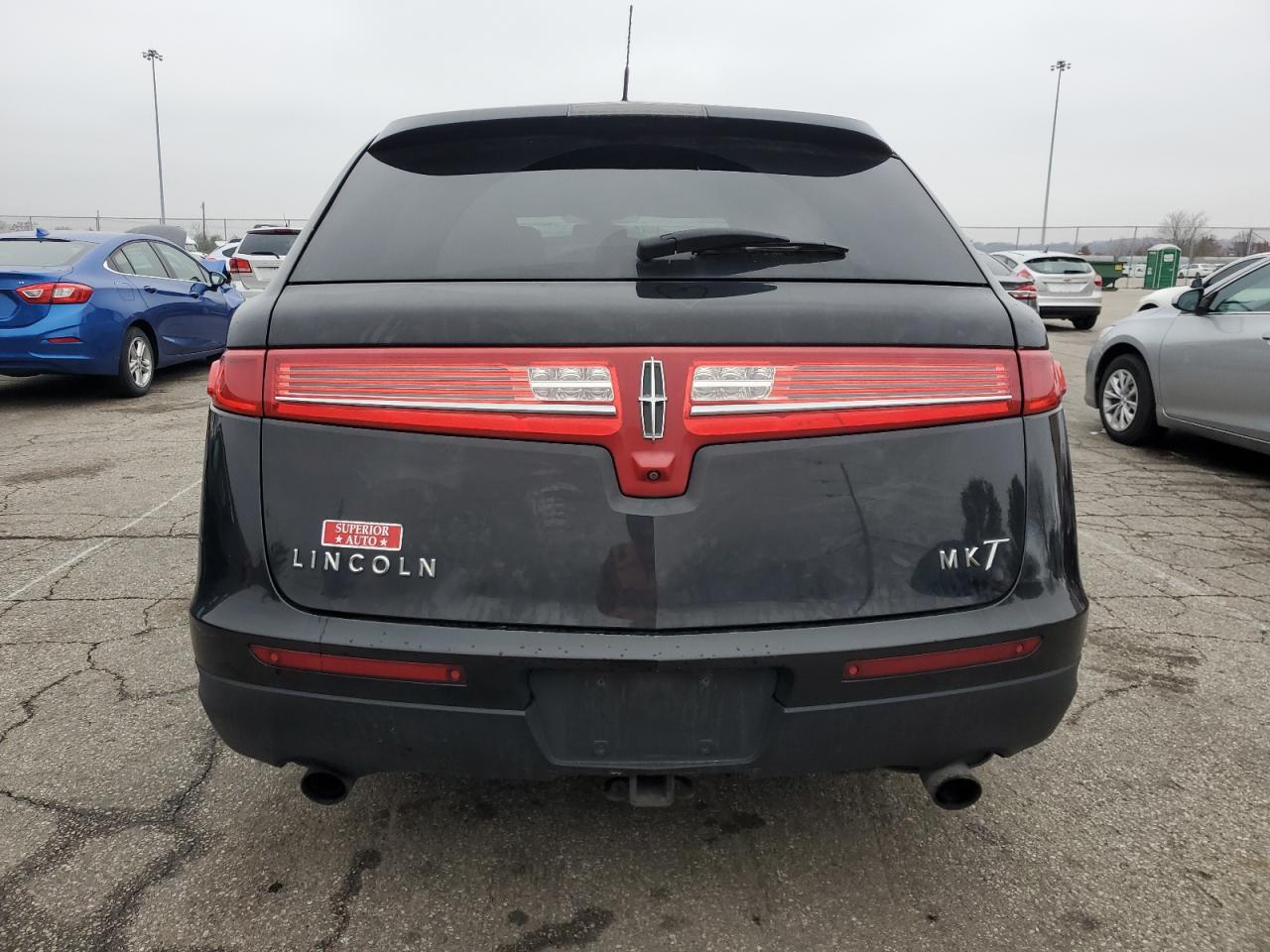Lincoln MKT Image 10