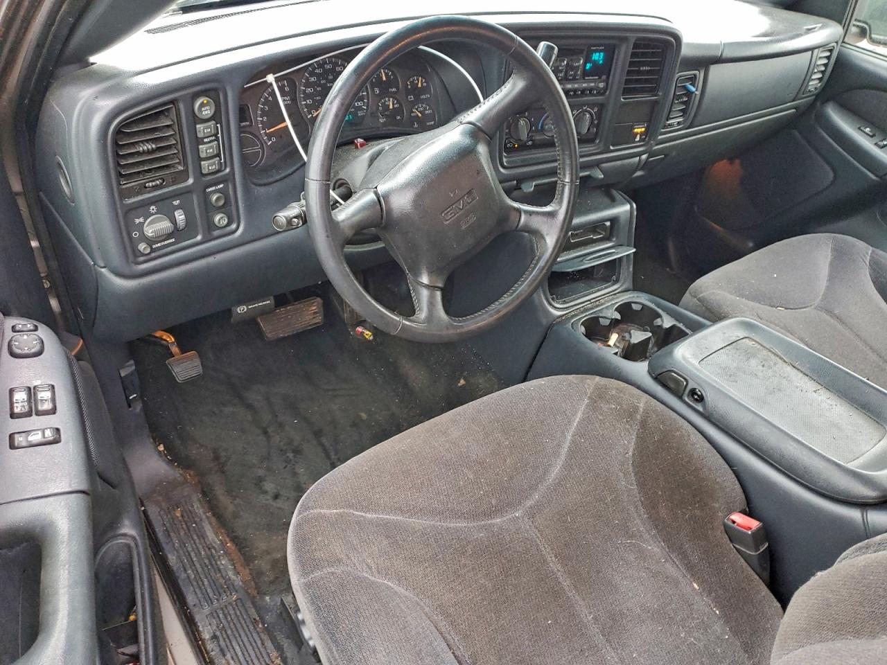 GMC Sierra K1500 Image 8