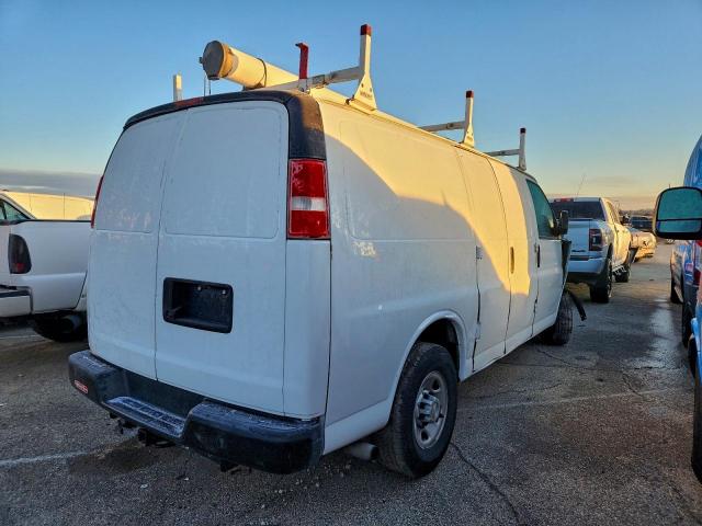 Chevrolet Express Image 10