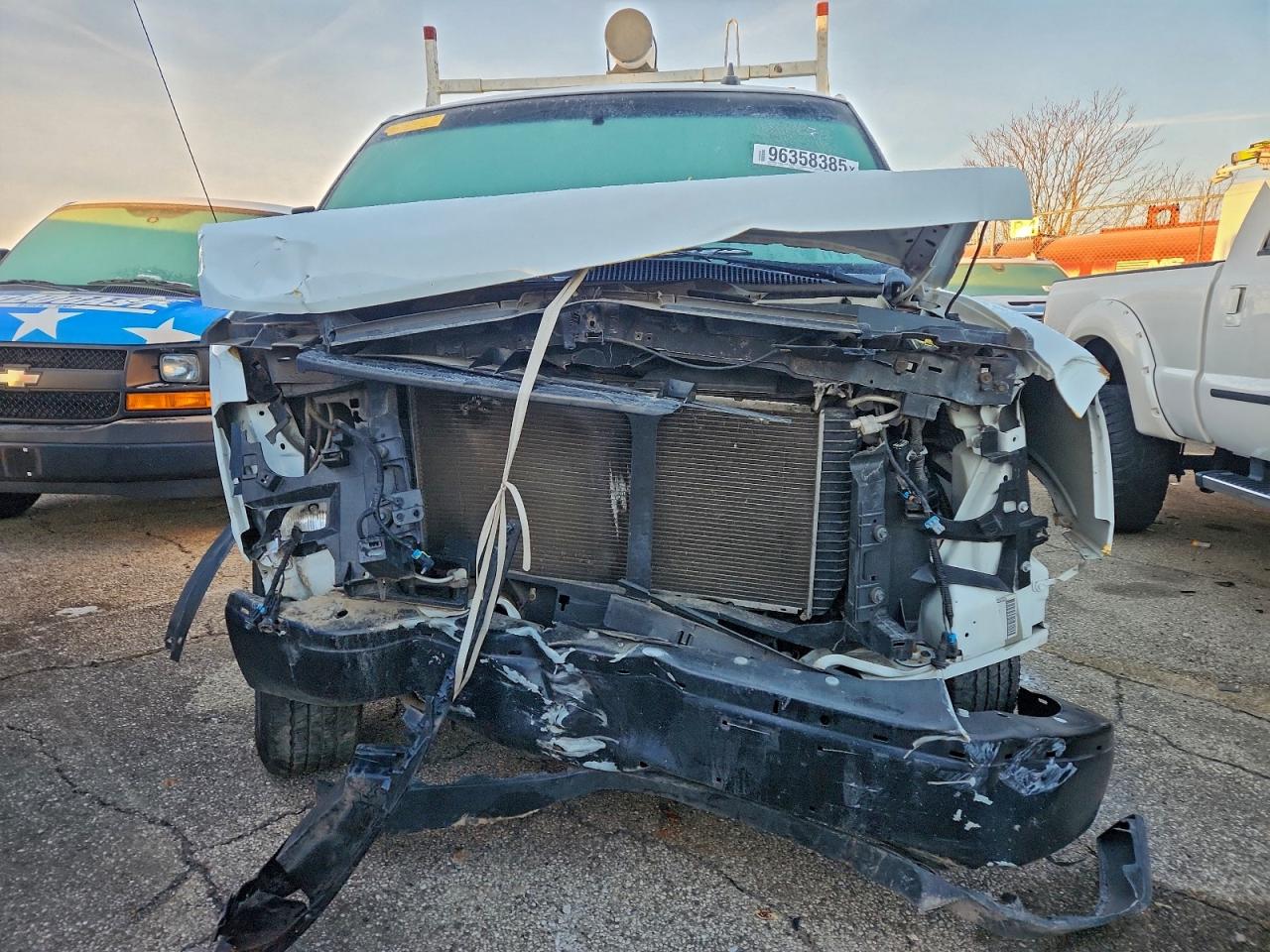 Chevrolet Express Image 8