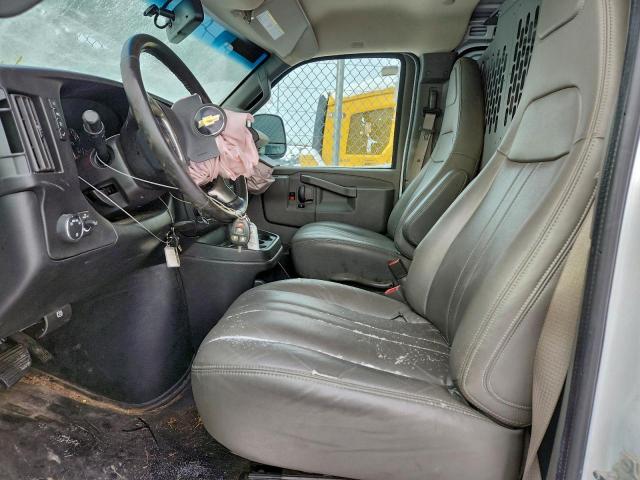 Chevrolet Express Image 7