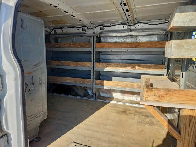 Ford Transit T-250 Image 12