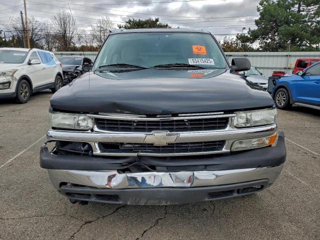 Chevrolet Suburban C1500 Image 4