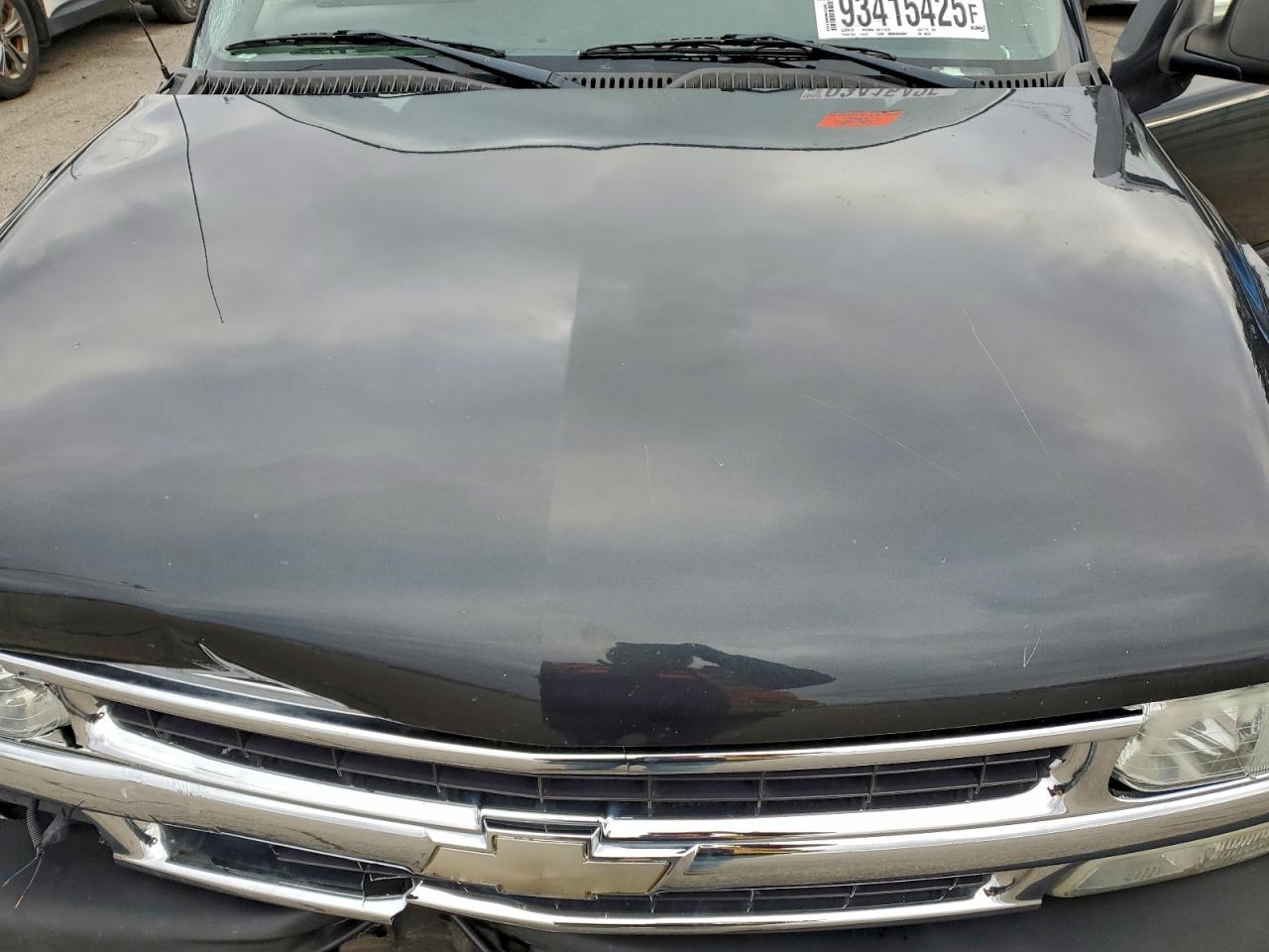 Chevrolet Suburban C1500 Image 9