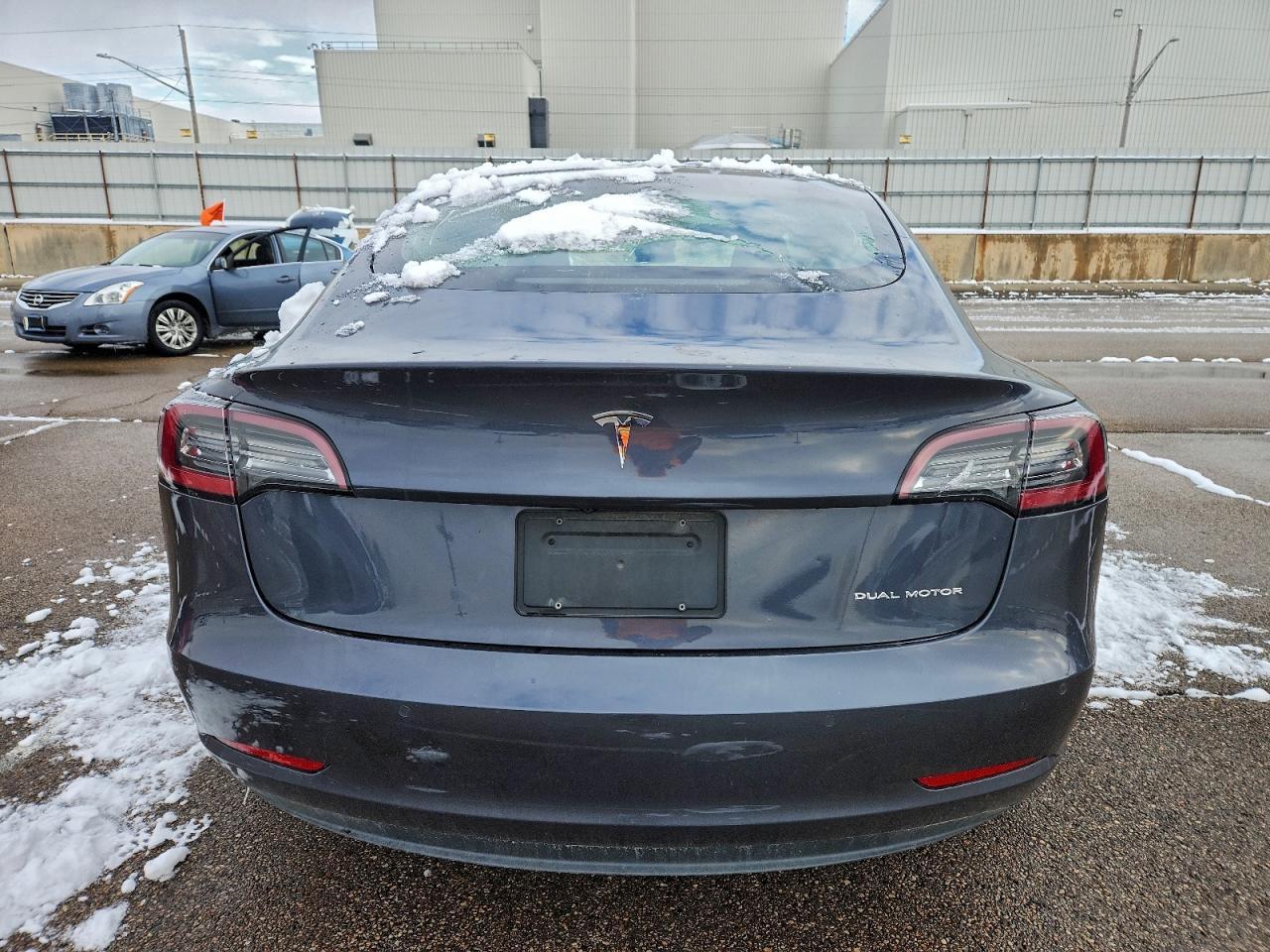 Tesla Model 3 Image 11