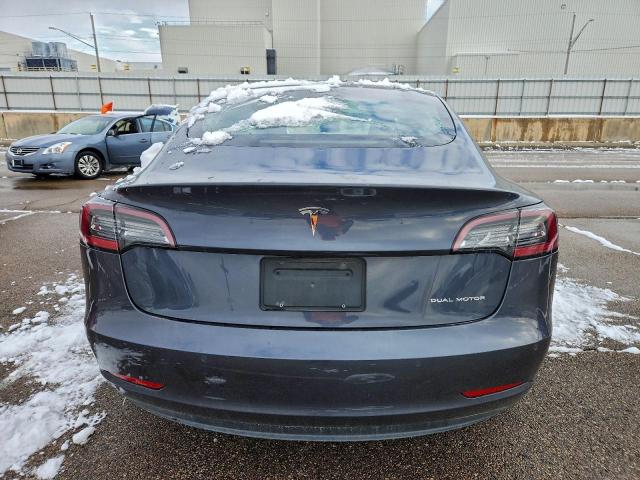 Tesla Model 3 Image 11