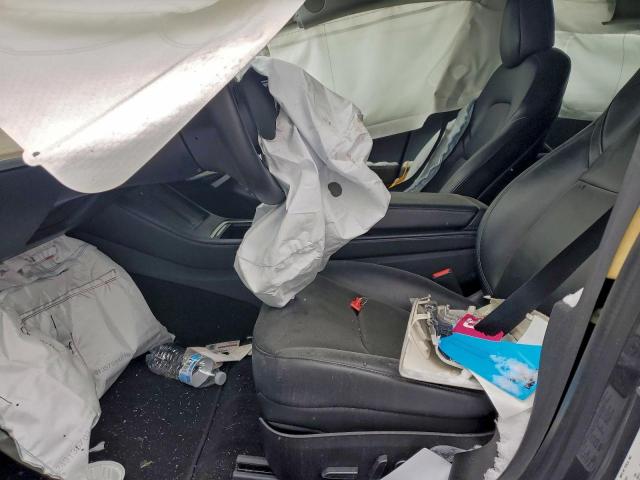 Tesla Model 3 Image 4