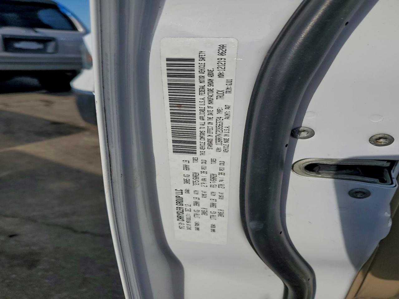 Ram 1500 Laramie Image 8