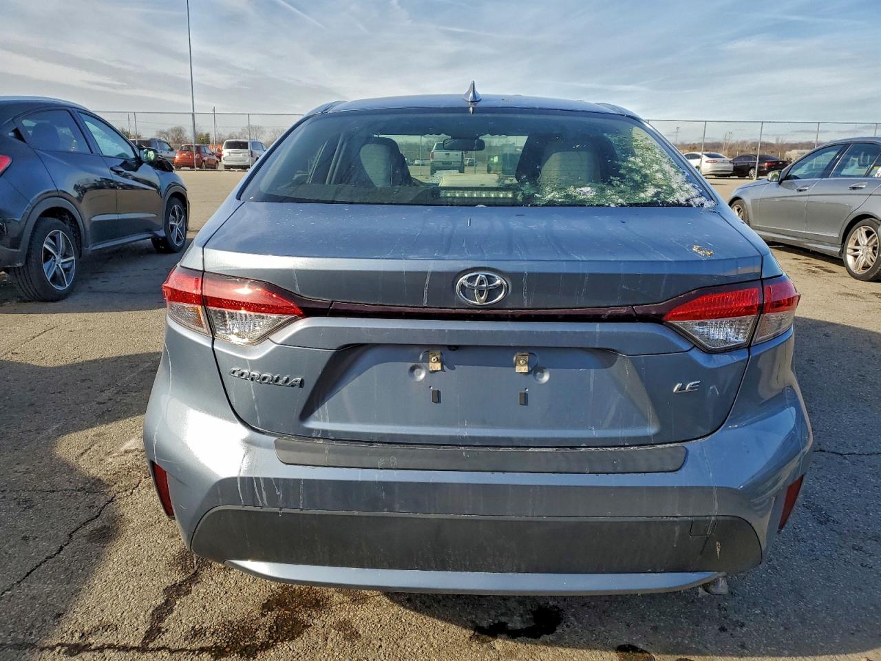 Toyota Corolla Le Image 9