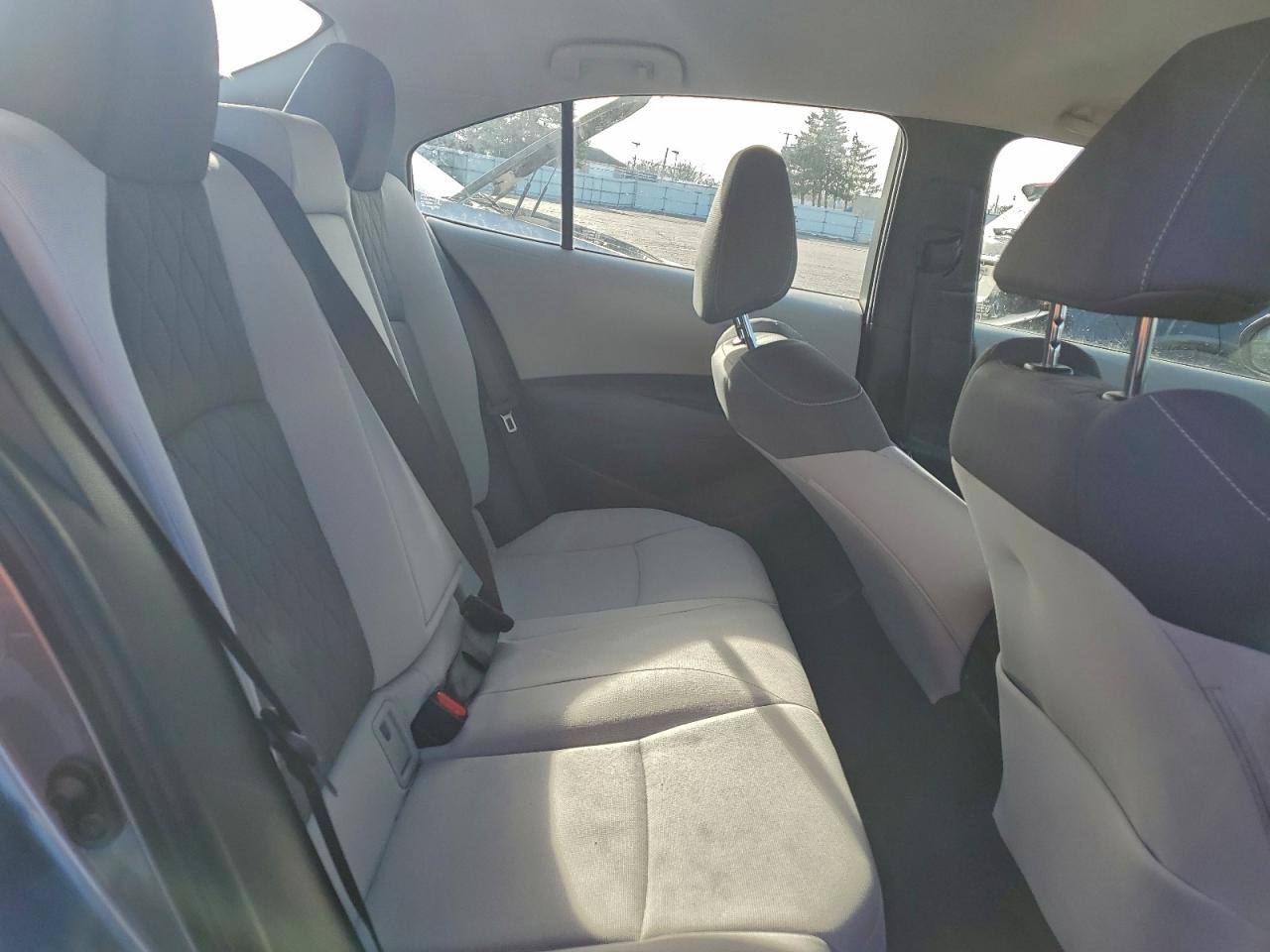 Toyota Corolla Le Image 10