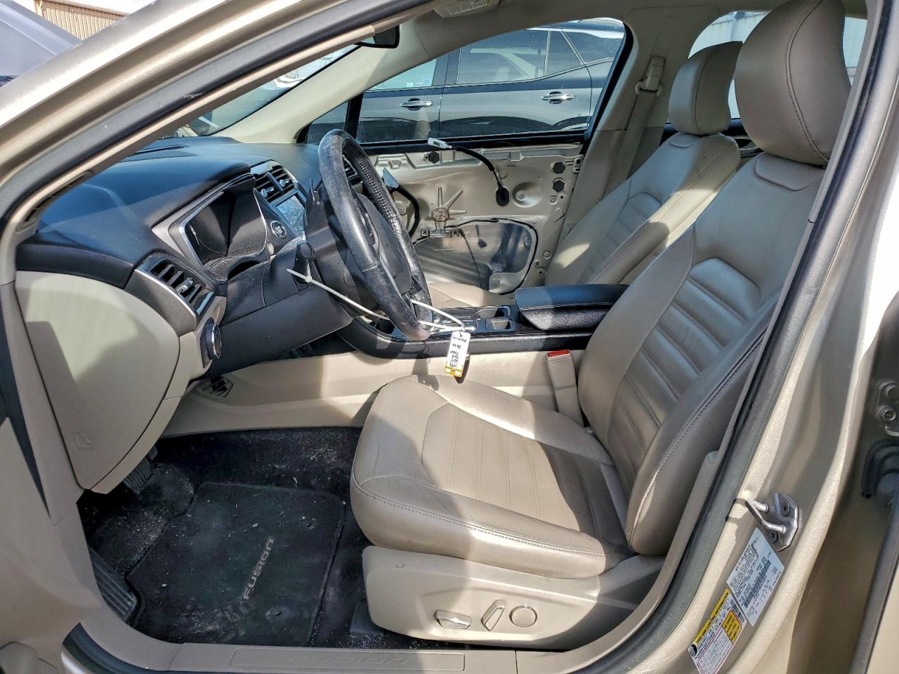 Ford Fusion Se Image 4