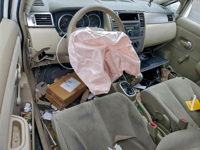 Nissan Versa S Image 6