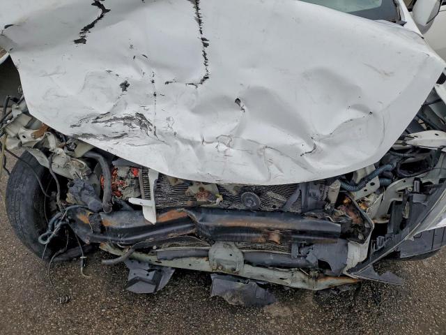 Nissan Versa S Image 12