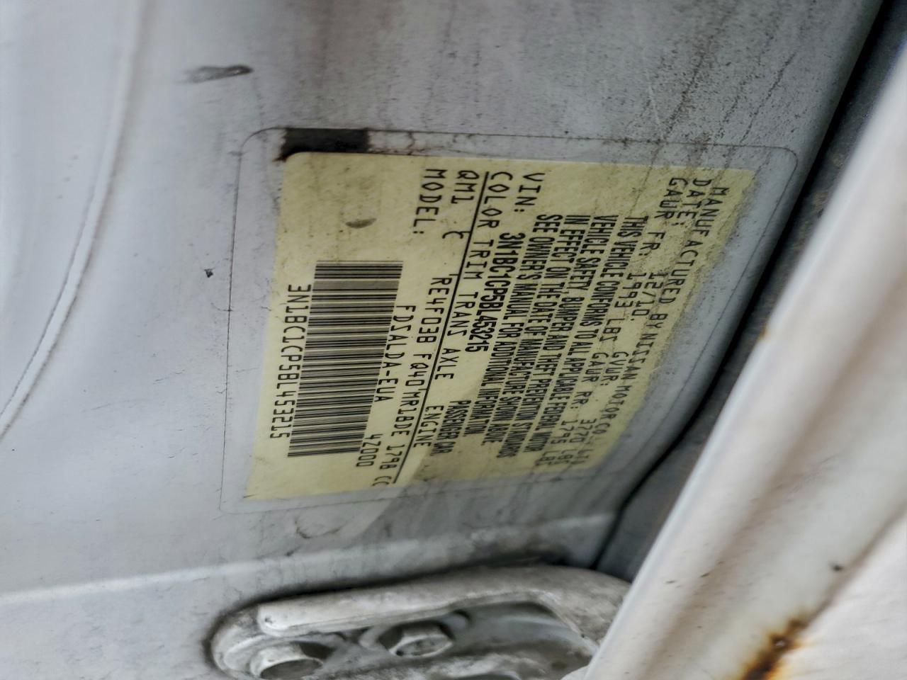 Nissan Versa S Image 9