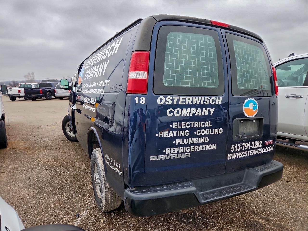 GMC Savana G3500 Image 4