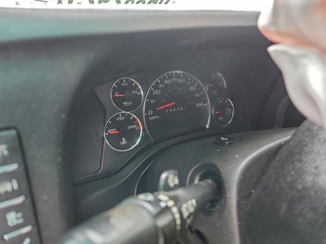 GMC Savana G3500 Image 6