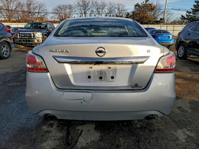 Nissan Altima 2.5 Image 8