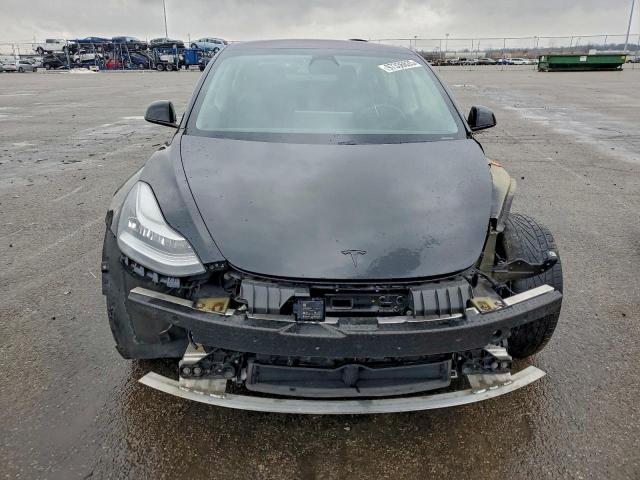 Tesla Model 3 Image 5