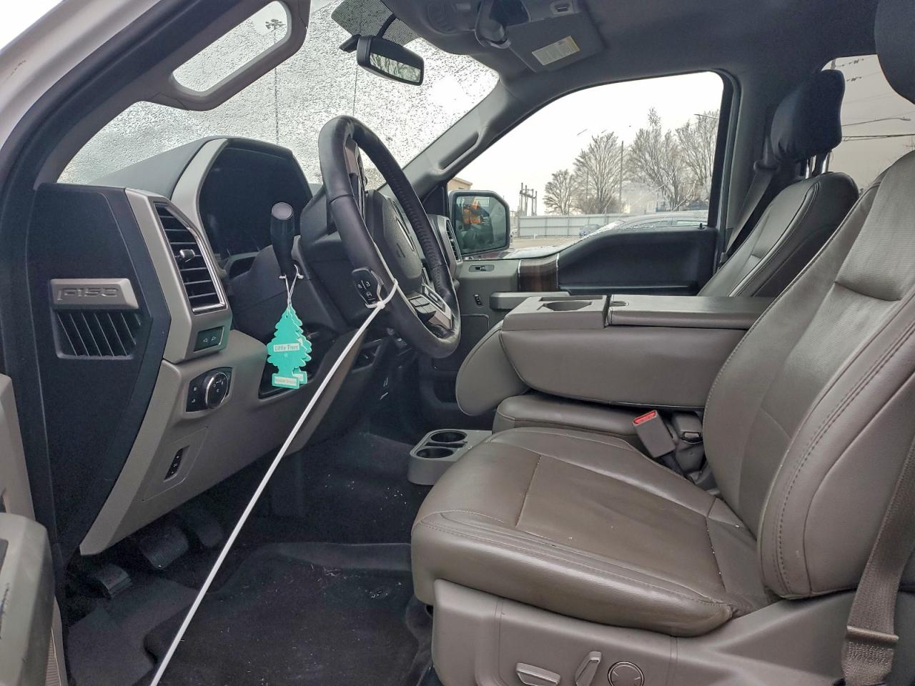 Ford F-150 Supercrew Image 7