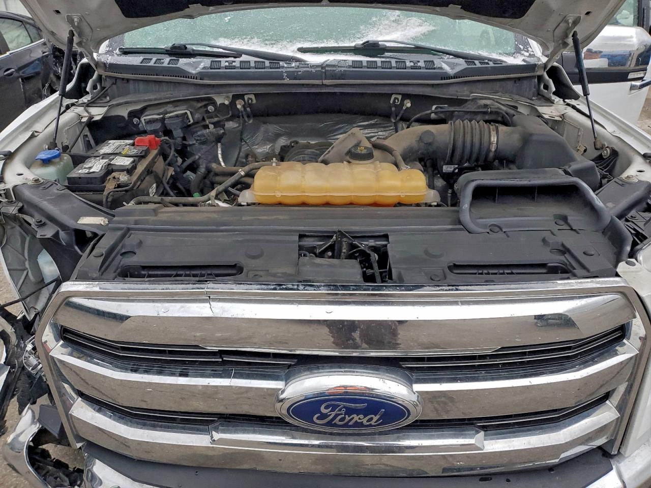 Ford F-150 Supercrew Image 4