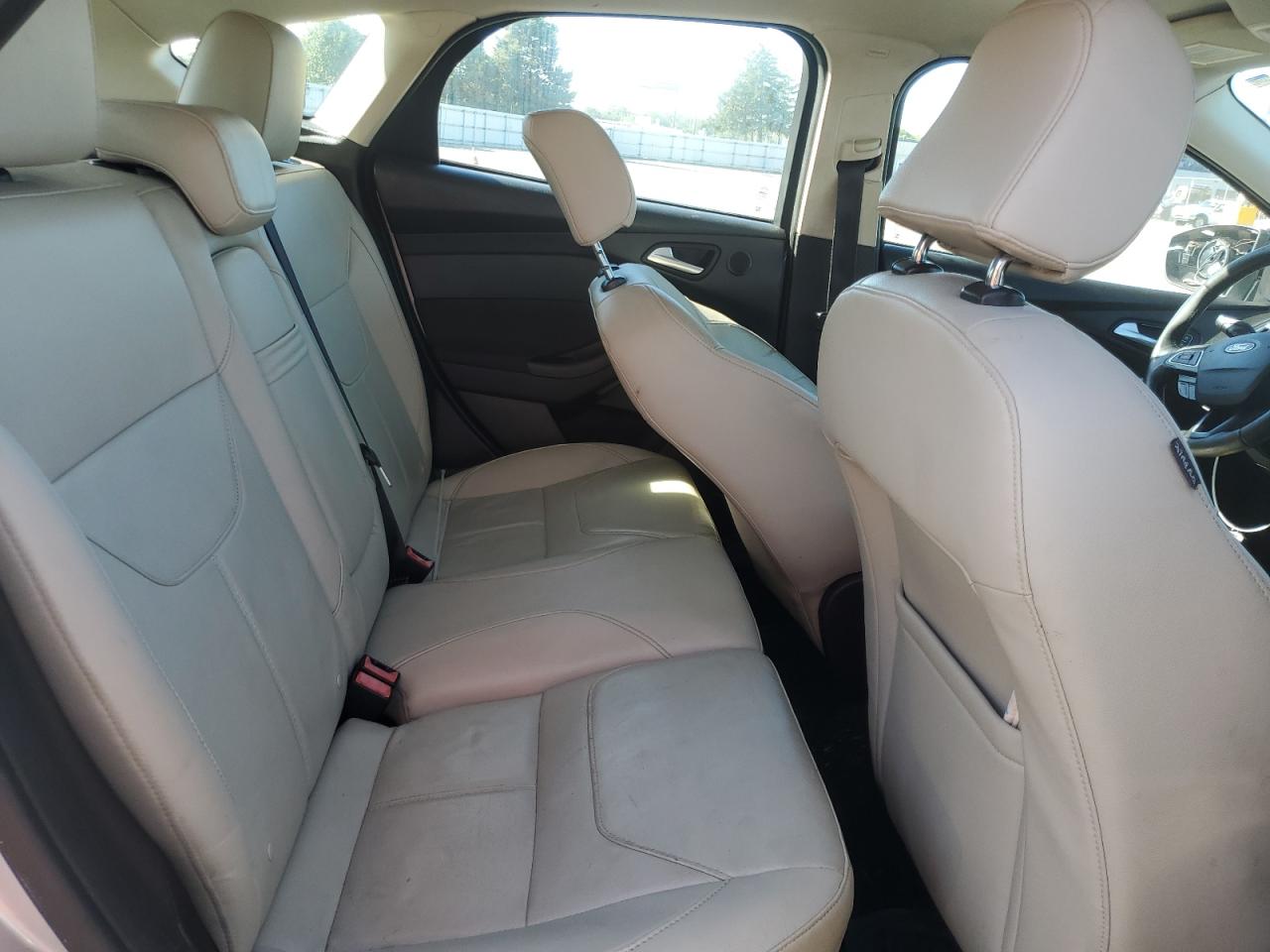 Ford Focus Titanium Image 11