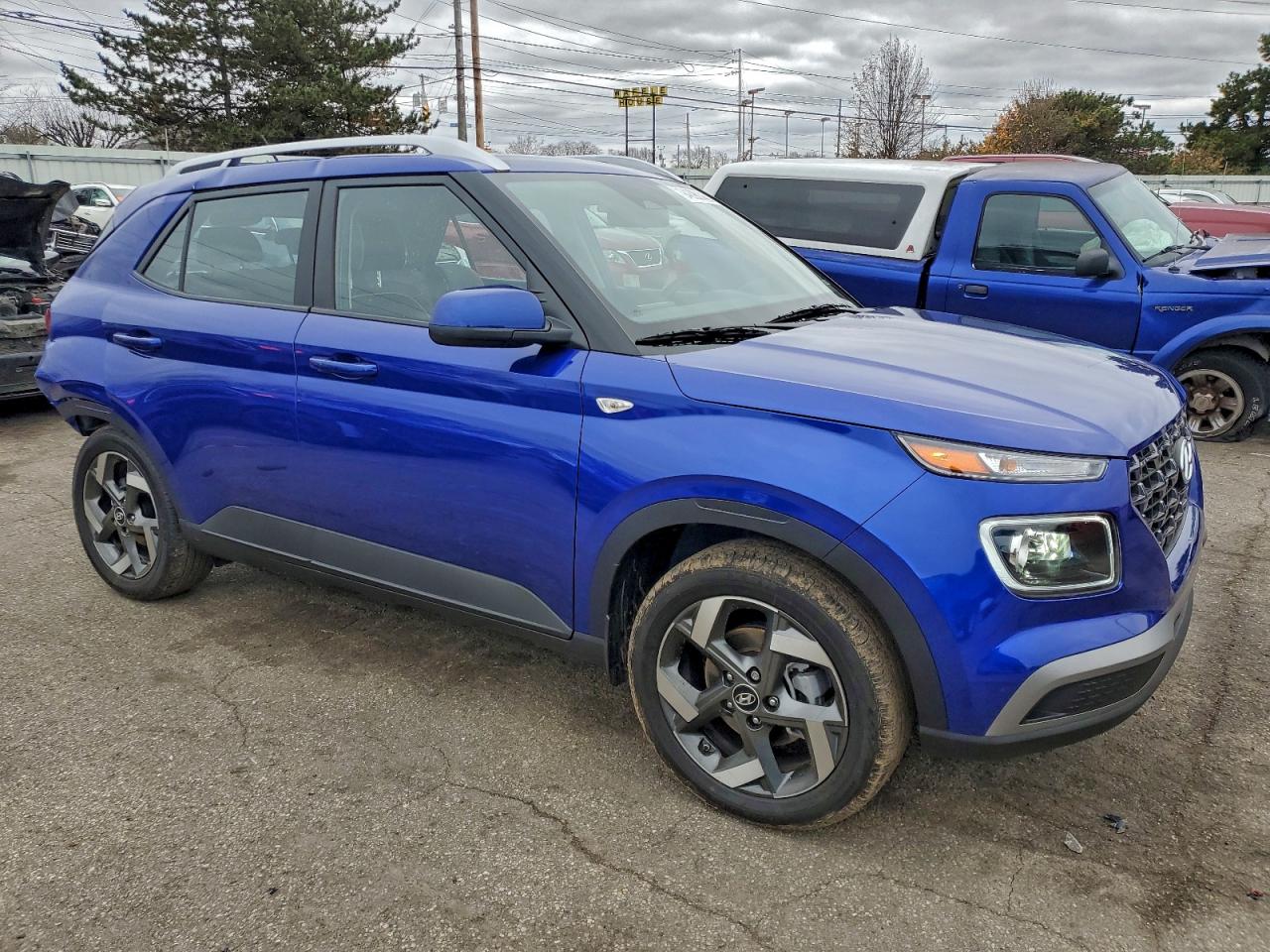 Hyundai VENUE Sel Image 4