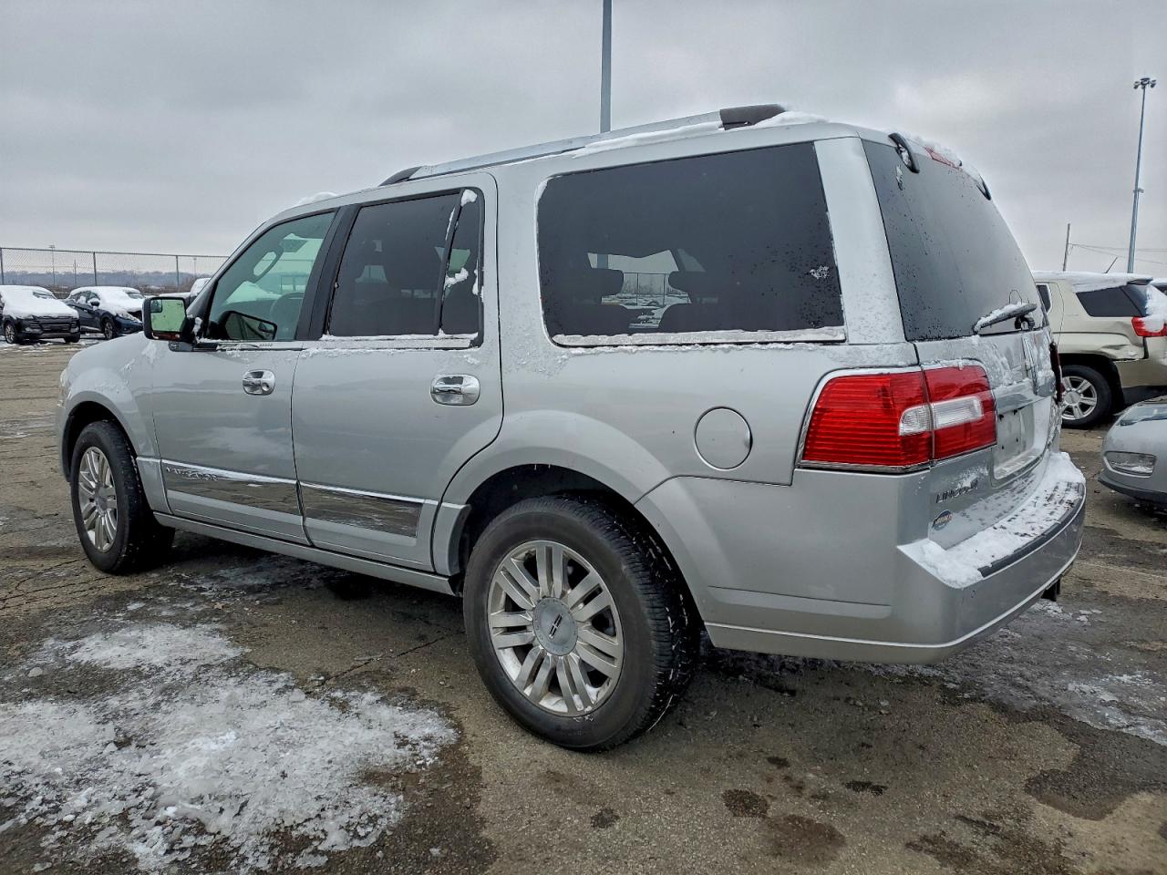 Lincoln Navigator Image 2