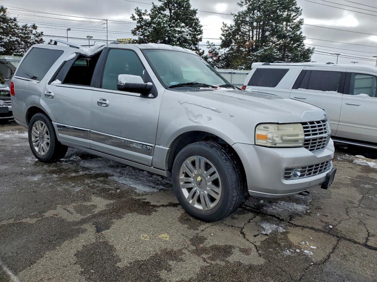Lincoln Navigator Image 5