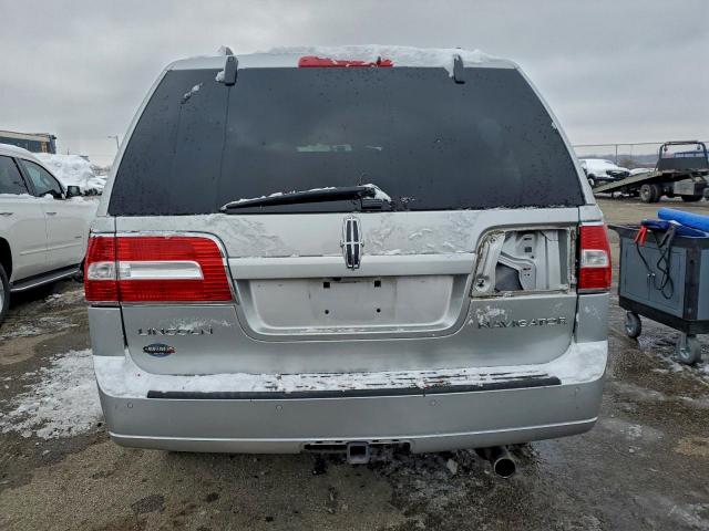 Lincoln Navigator Image 3