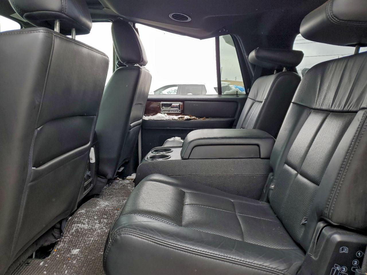 Lincoln Navigator Image 4