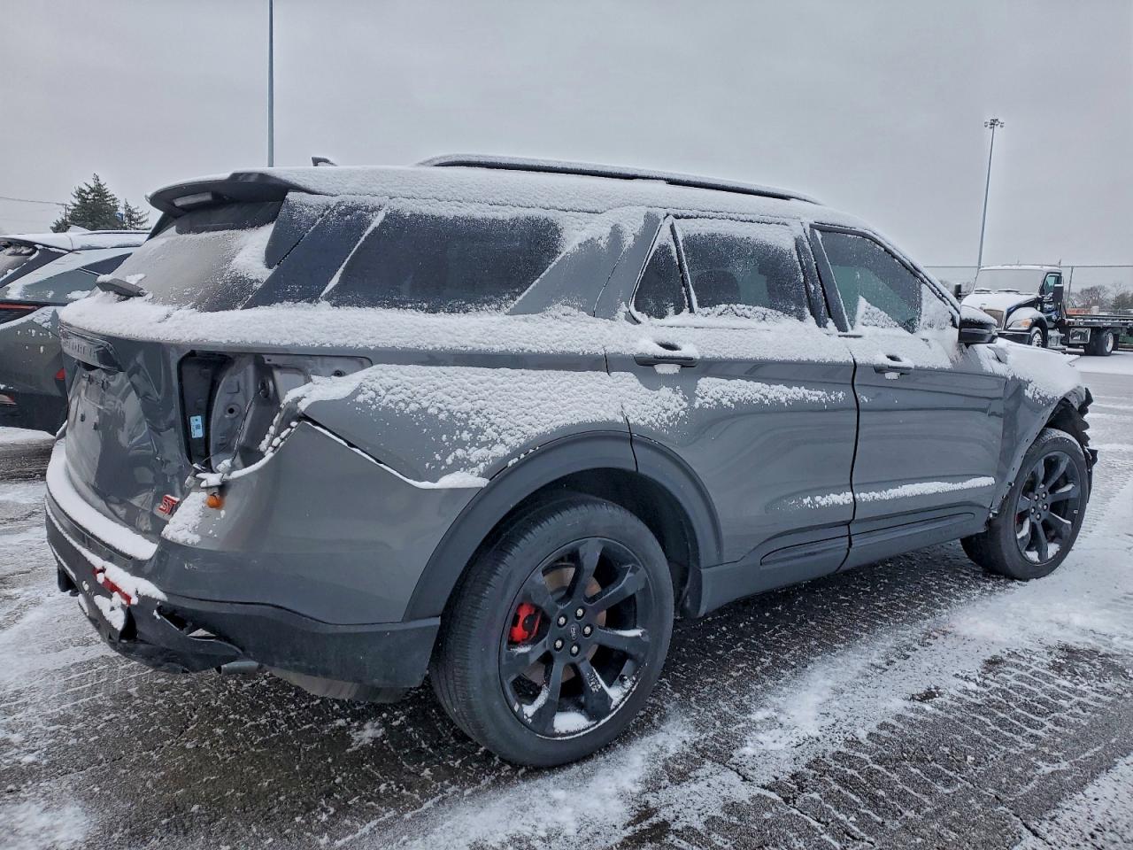 Ford Explorer St Image 2