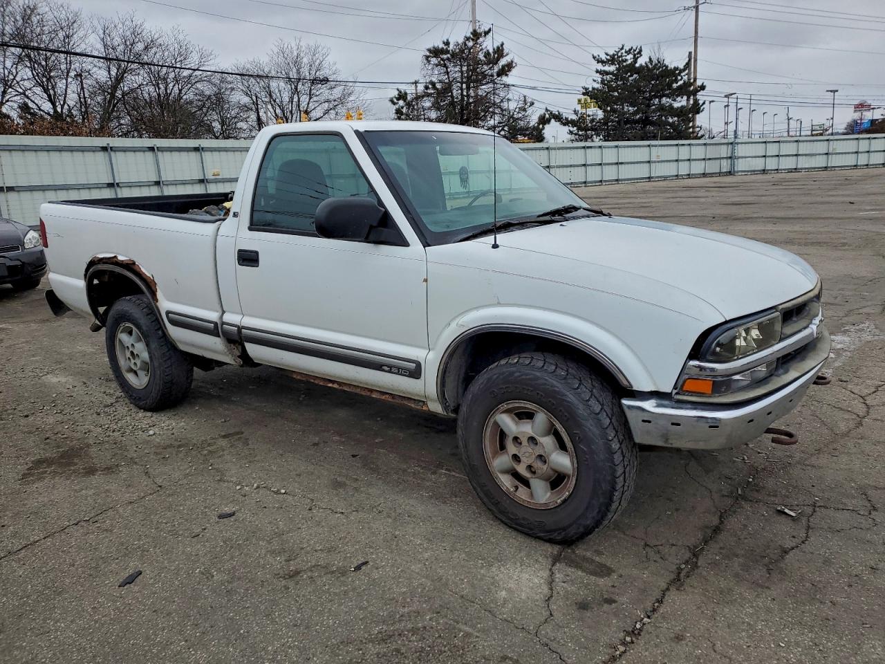 Chevrolet S-10 S10 Image 2