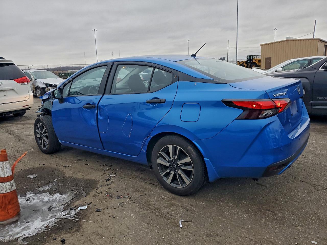 Nissan Versa S Image 4