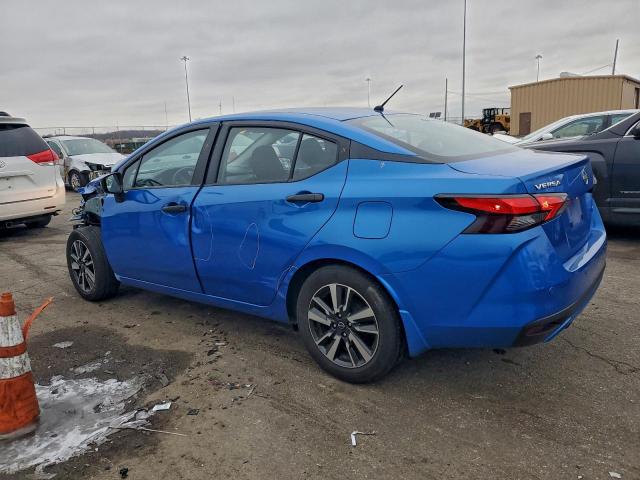 Nissan Versa S Image 4