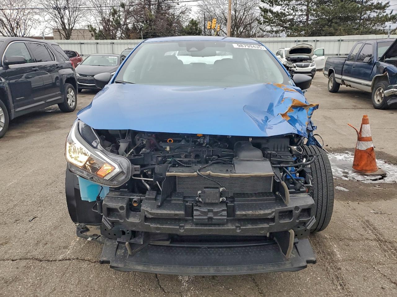 Nissan Versa S Image 9