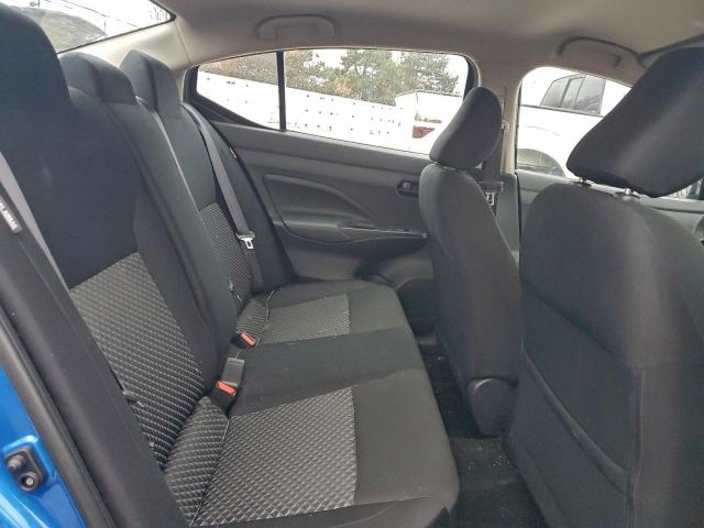 Nissan Versa S Image 8