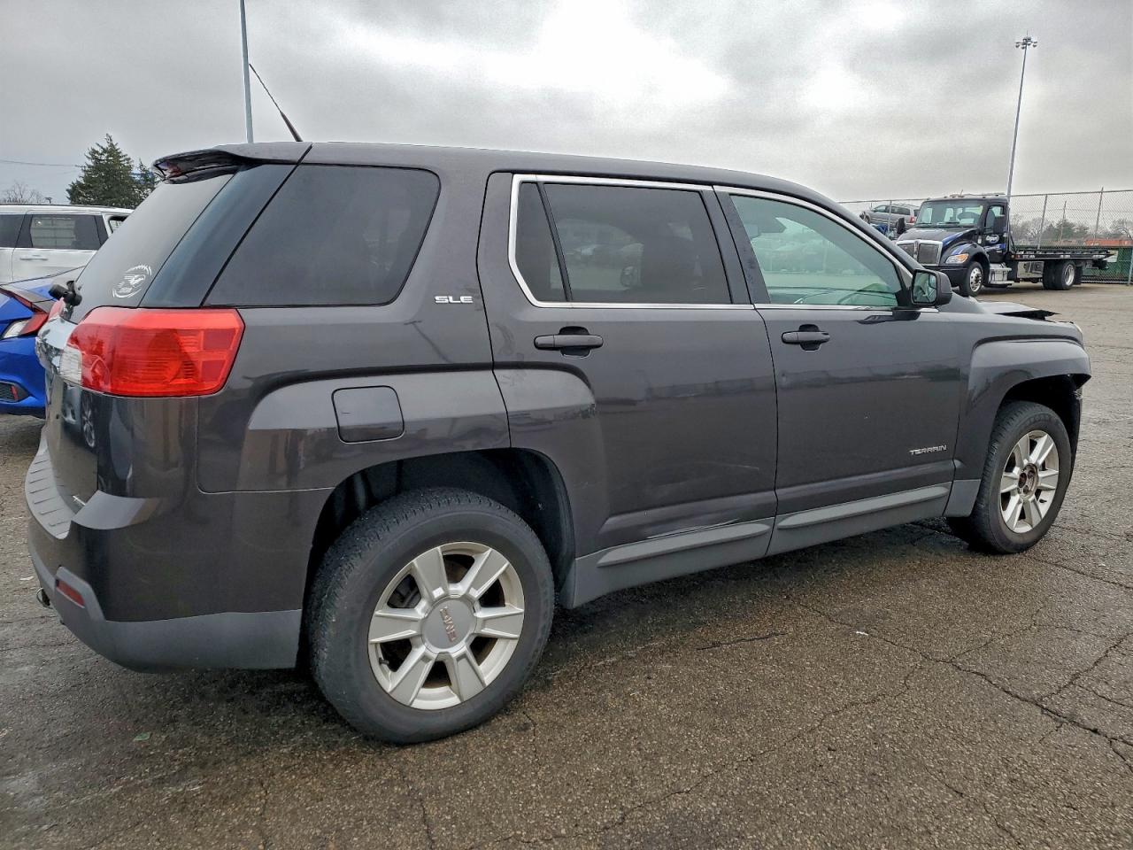 GMC Terrain Sle Image 3