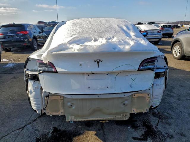 Tesla Model 3 Image 10