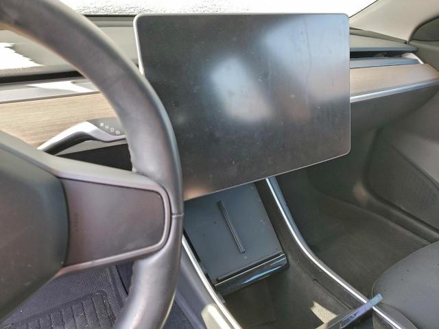 Tesla Model 3 Image 11