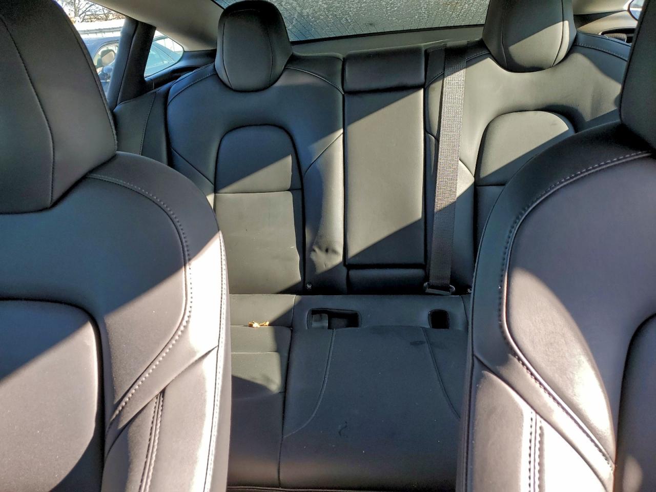 Tesla Model 3 Image 12