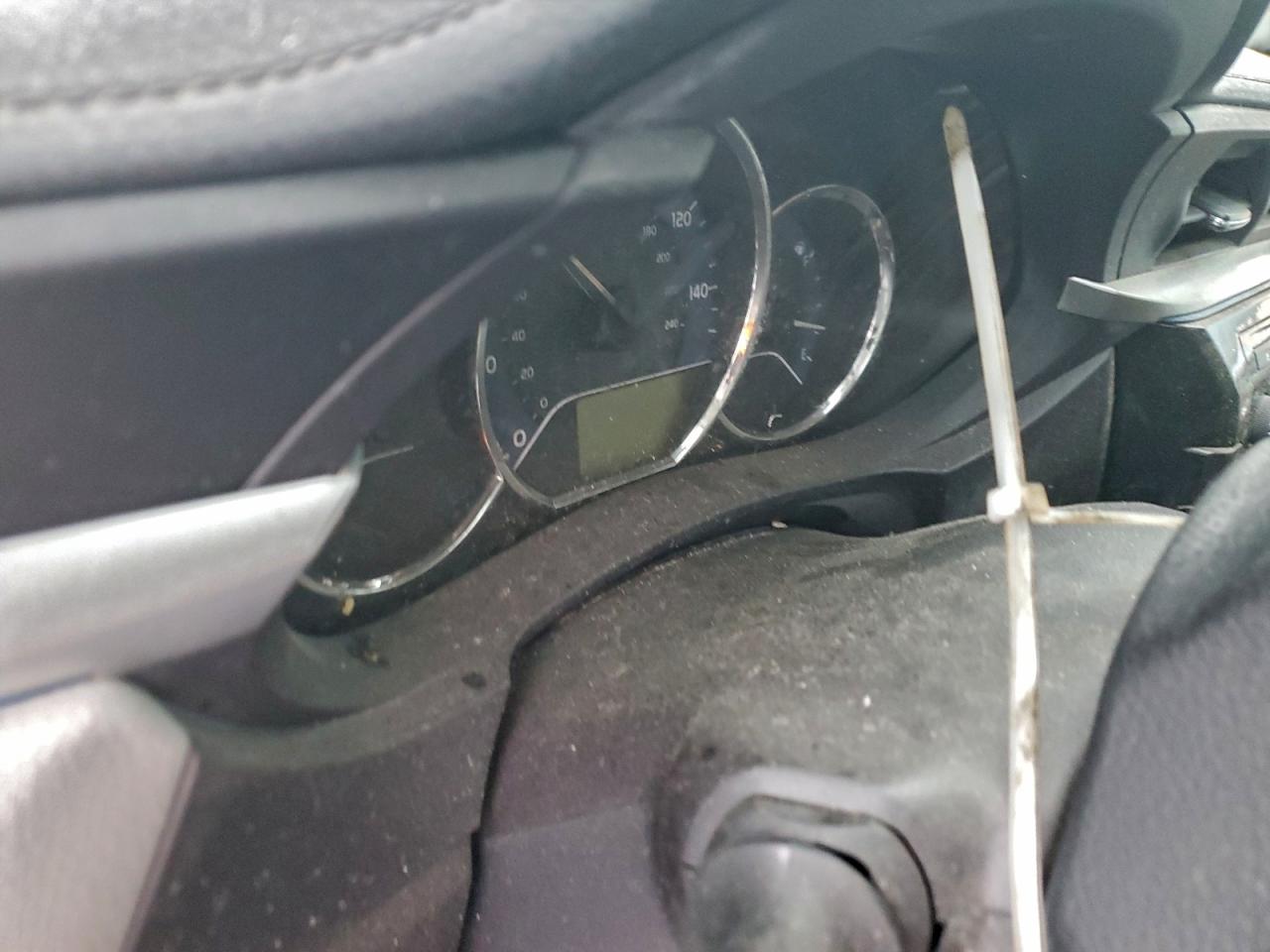 Toyota Corolla L Image 7