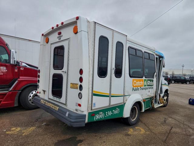 Ford Econoline E350 Super Duty Cutaway Van Image 4