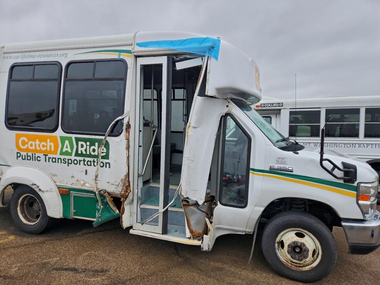 Ford Econoline E350 Super Duty Cutaway Van Image 10