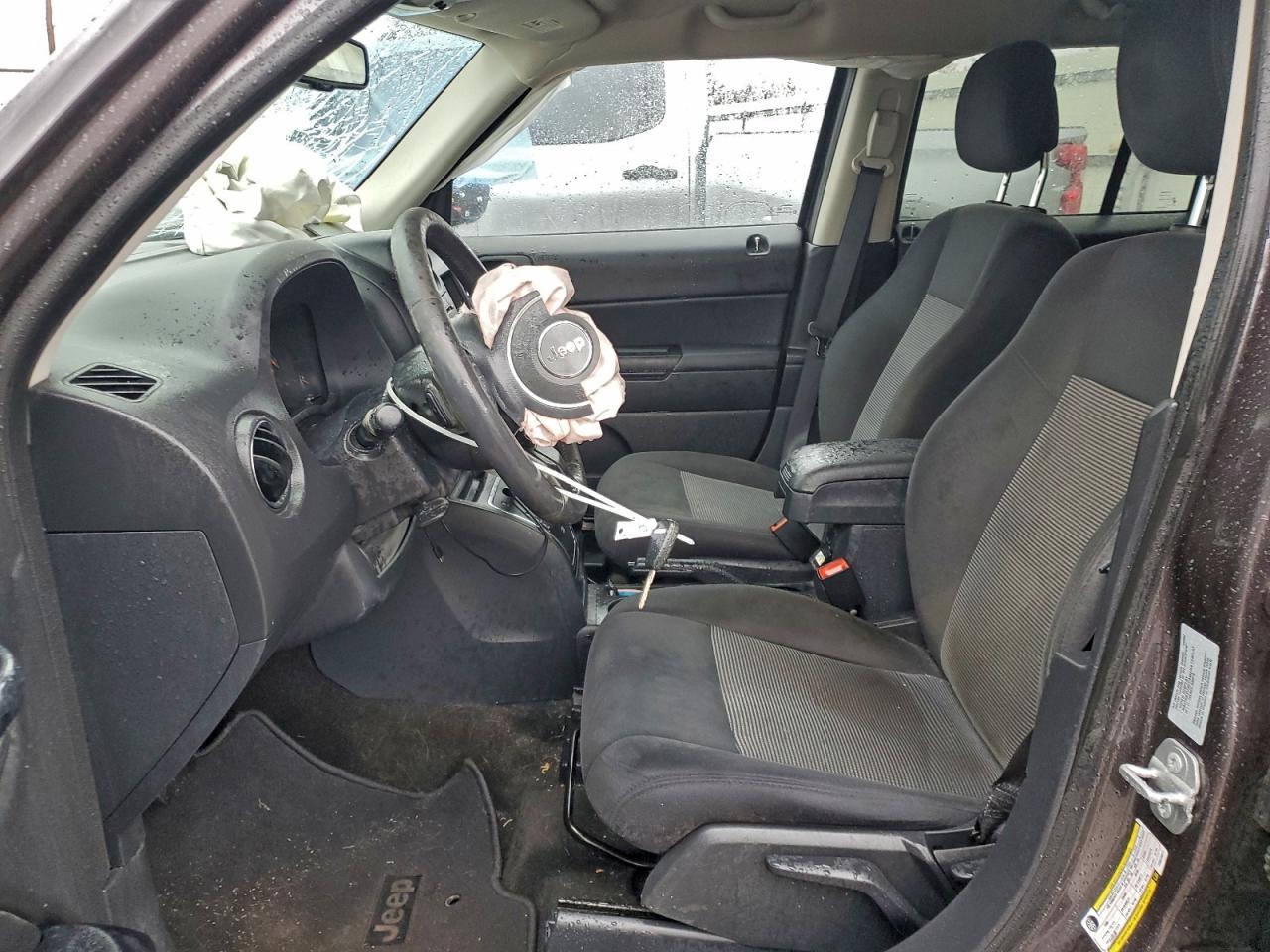 Jeep Patriot Latitude Image 2