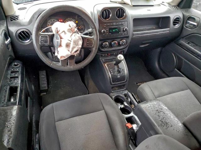 Jeep Patriot Latitude Image 6