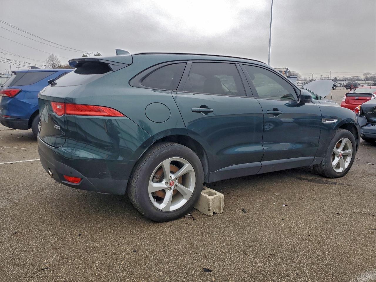 Jaguar F-PACE Premium Image 7