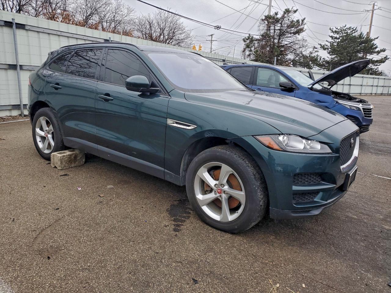 Jaguar F-PACE Premium Image 13